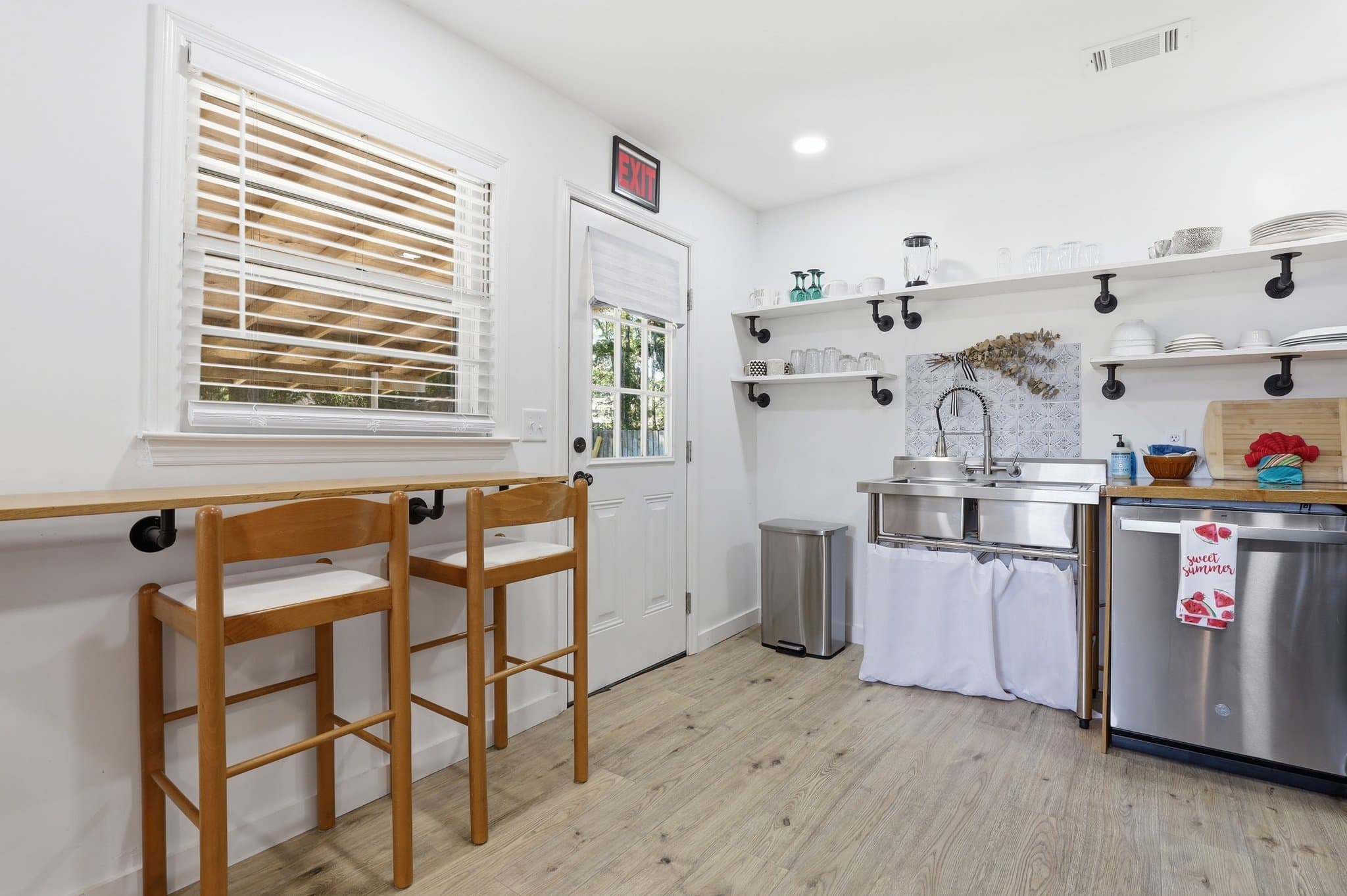 Beaufort House: 6 Gay Dr