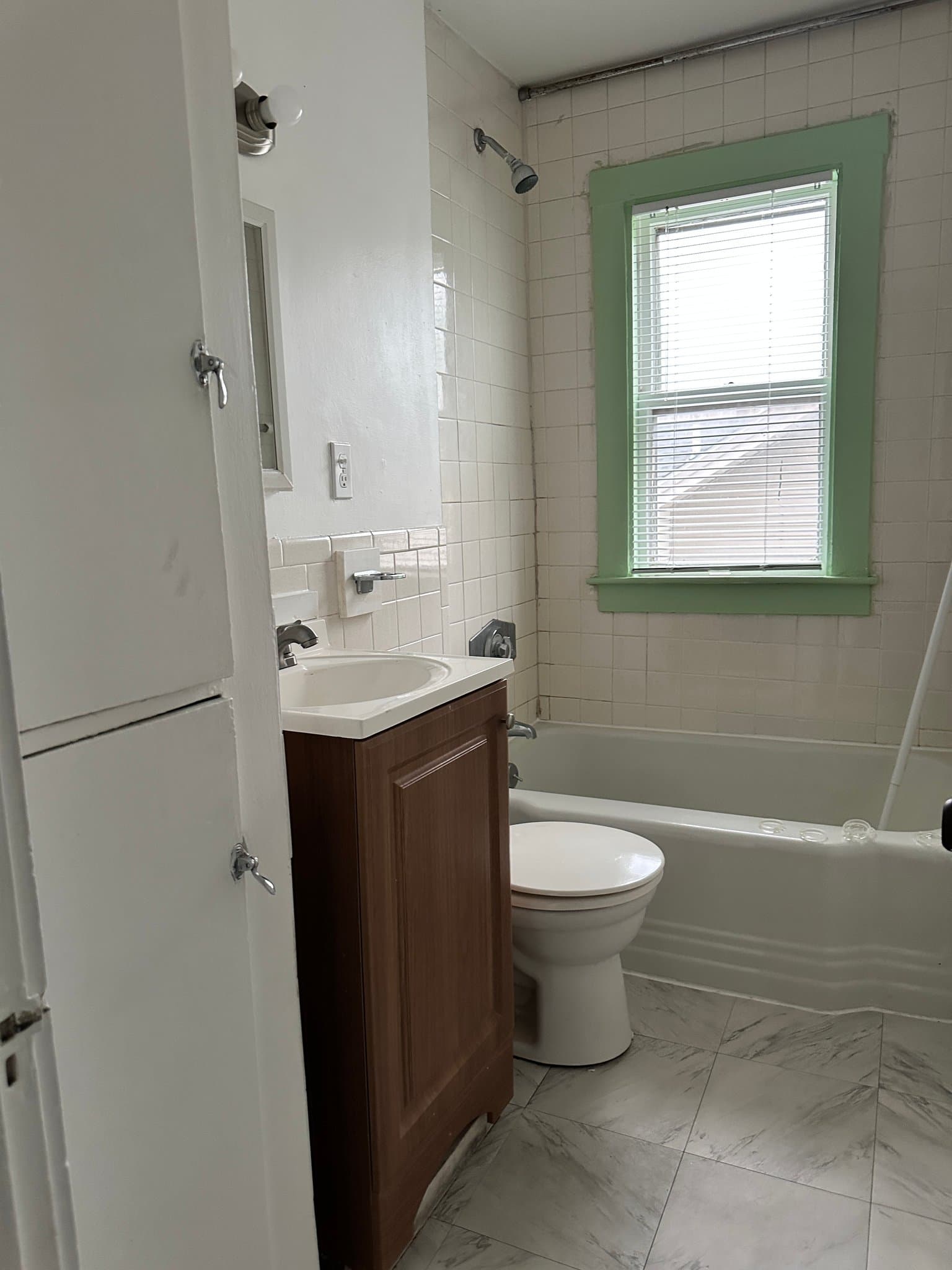 Manchester Apartment: 274 Amherst Street