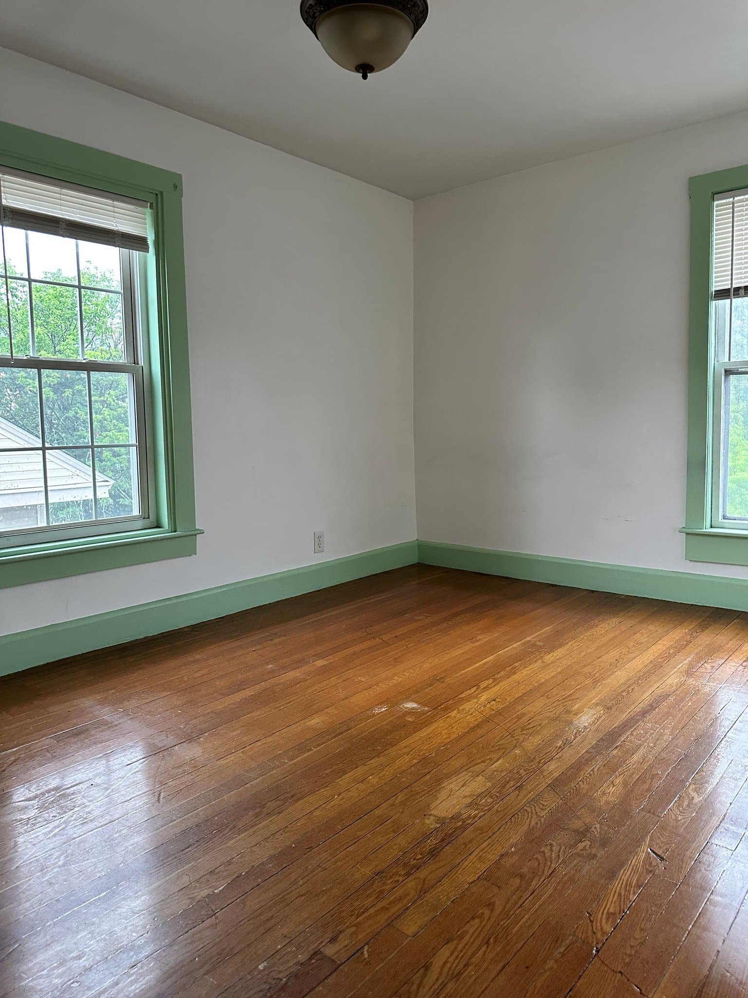 Manchester Apartment: 274 Amherst Street