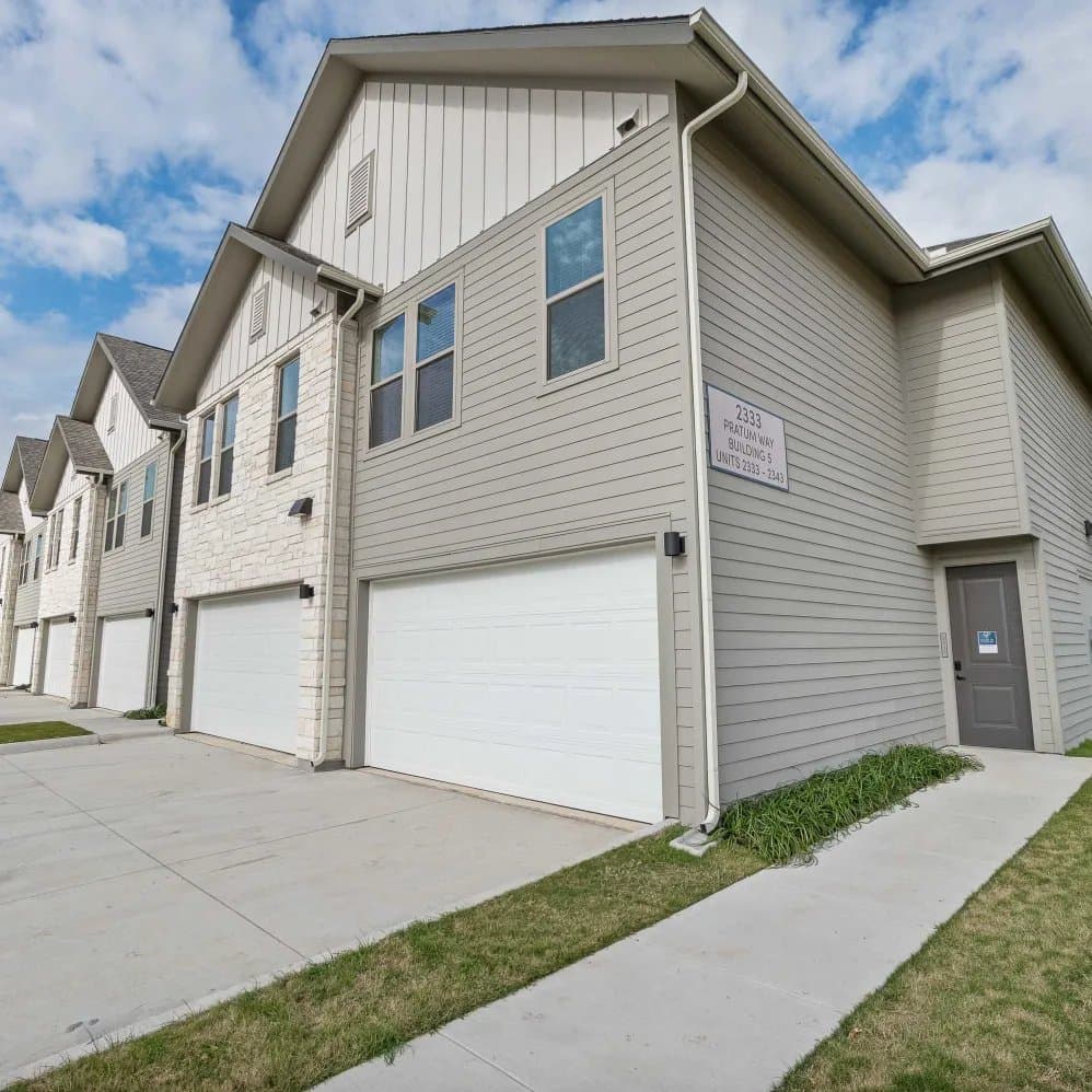 Fort Worth Townhome: 15621 Bovis Way #3