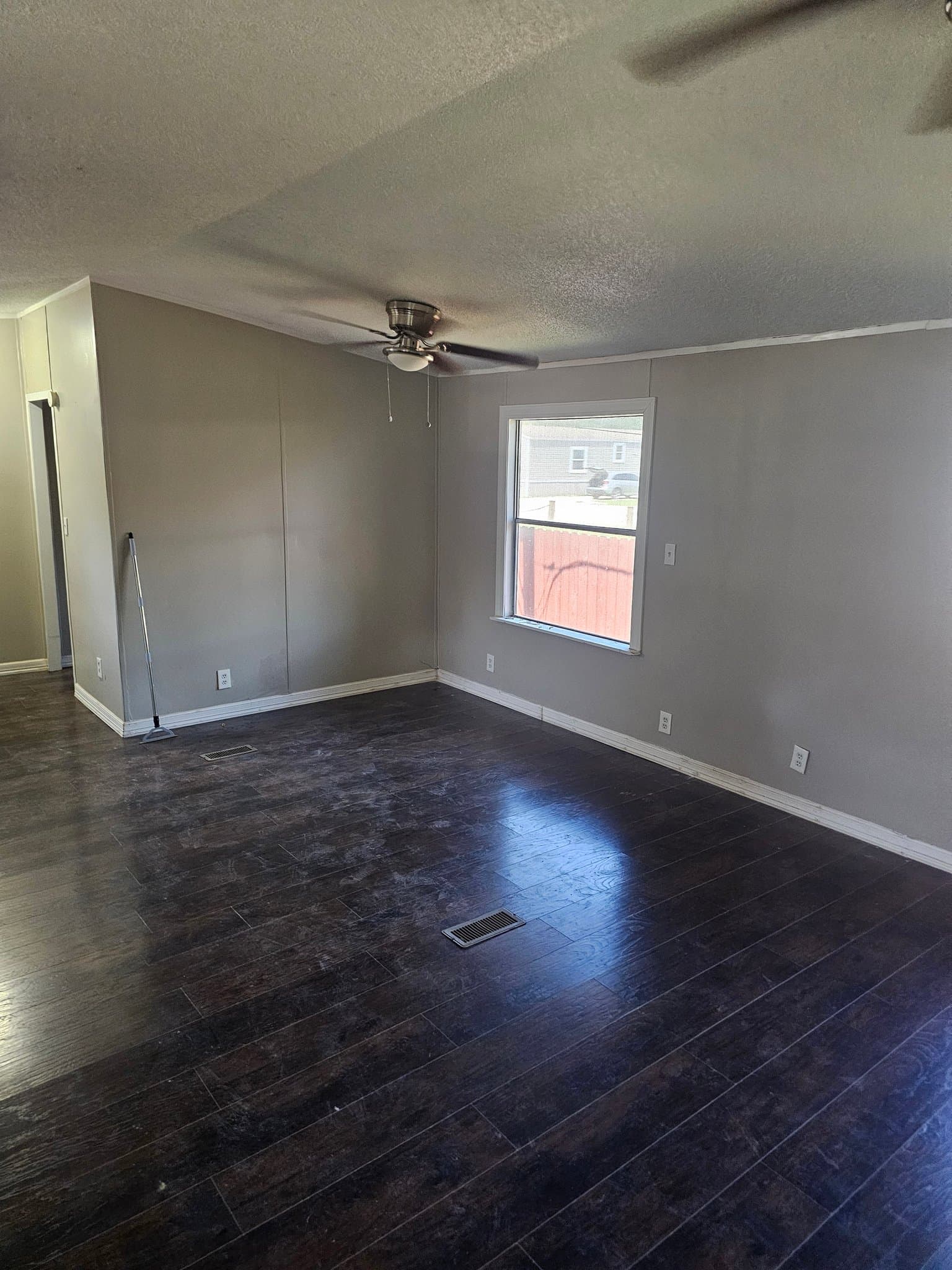 New Caney House: 20702 N Navasota Dr