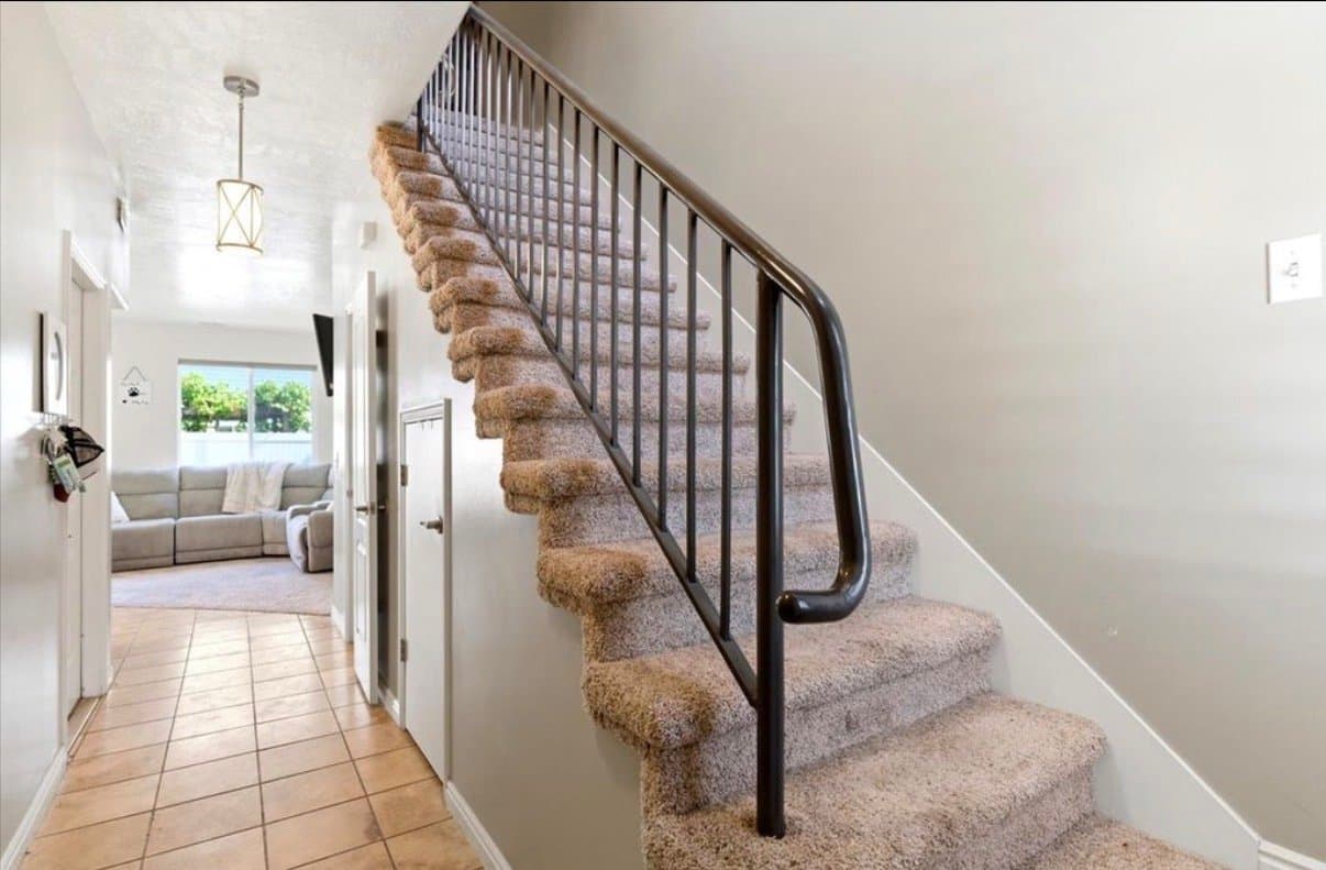 Bountiful Townhome: 80 Peregrine Ln