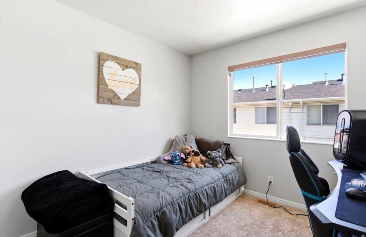 Bountiful Townhome: 80 Peregrine Ln