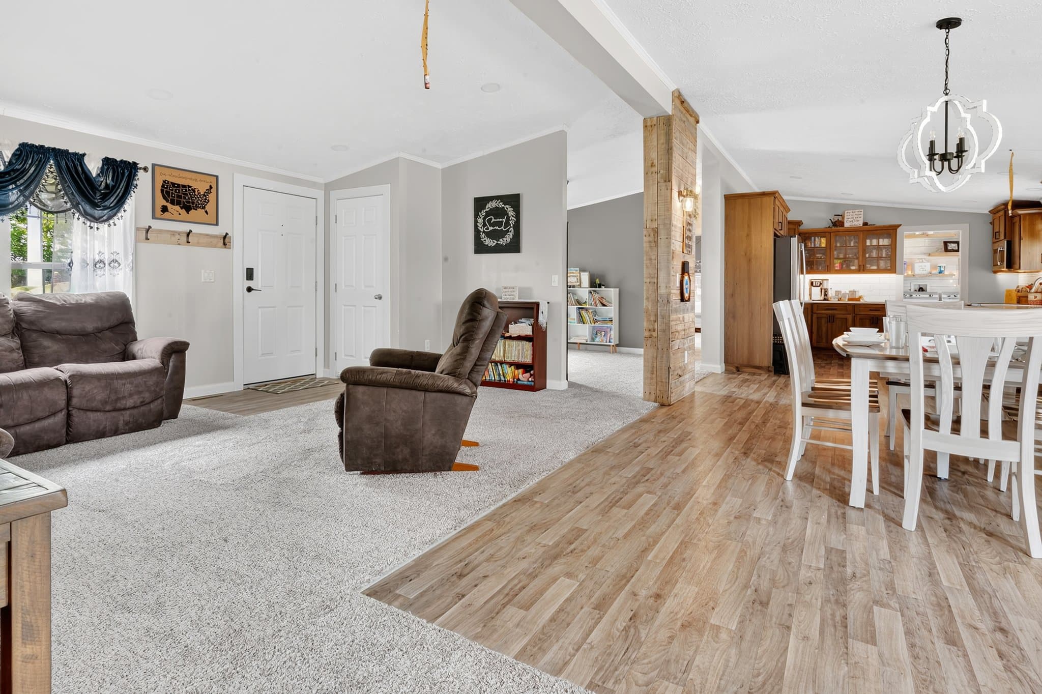 Laurel House: 18235 Little Hill Road
