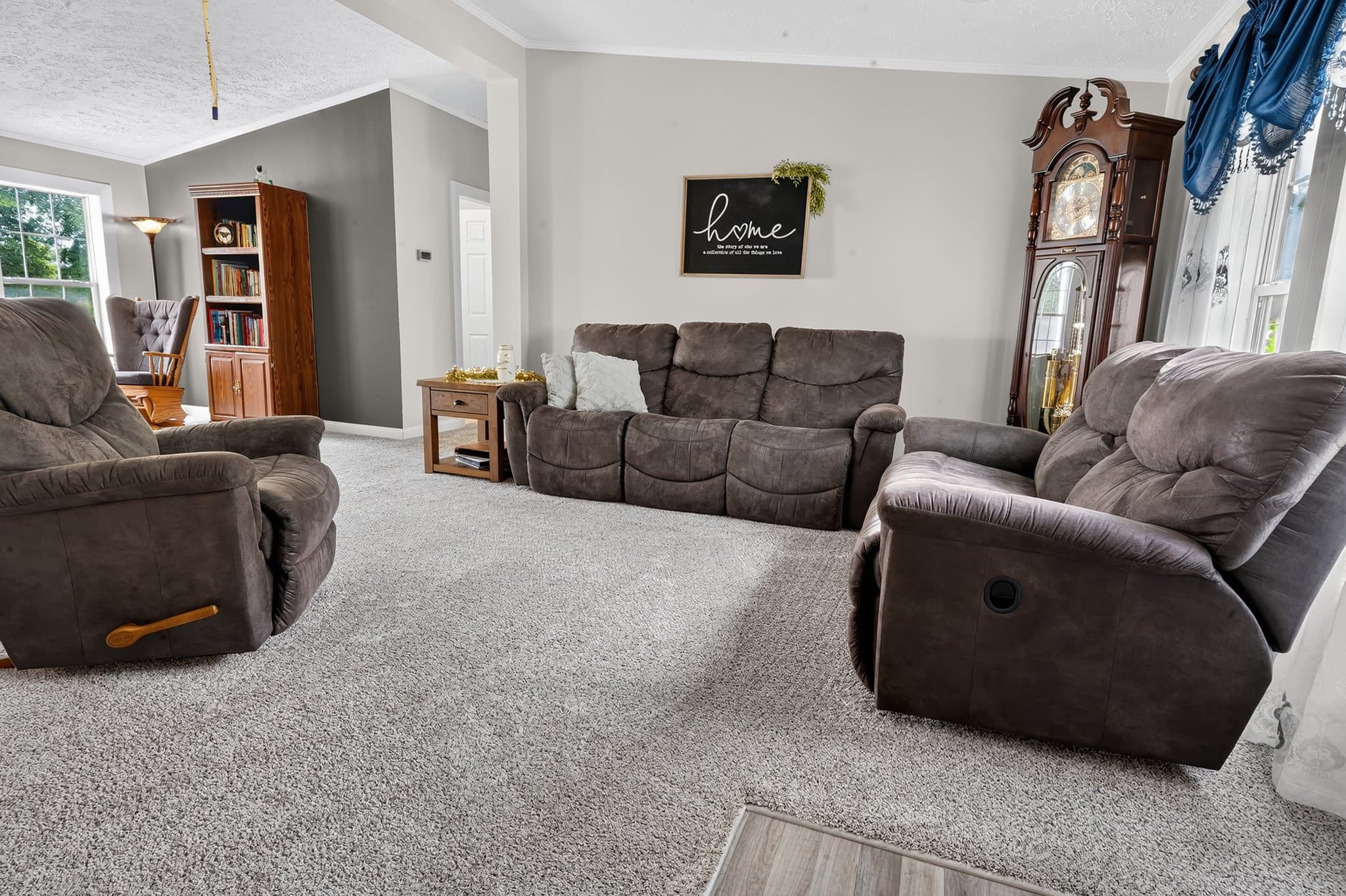 Laurel House: 18235 Little Hill Road