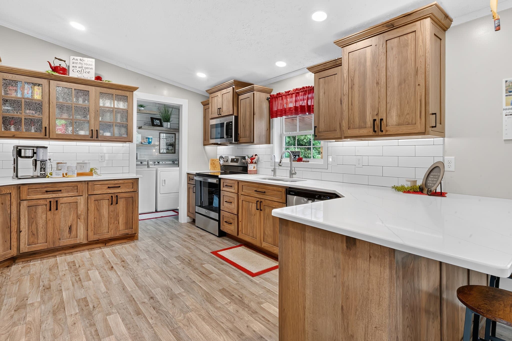 Laurel House: 18235 Little Hill Road