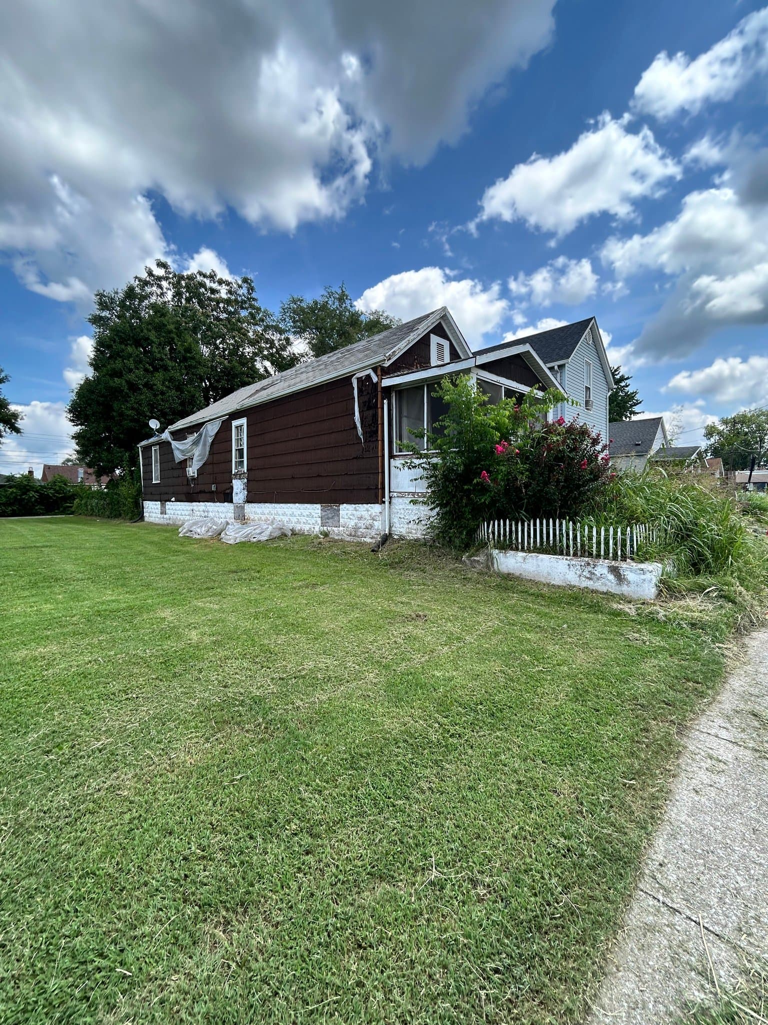 Madison House: 1532 5th St