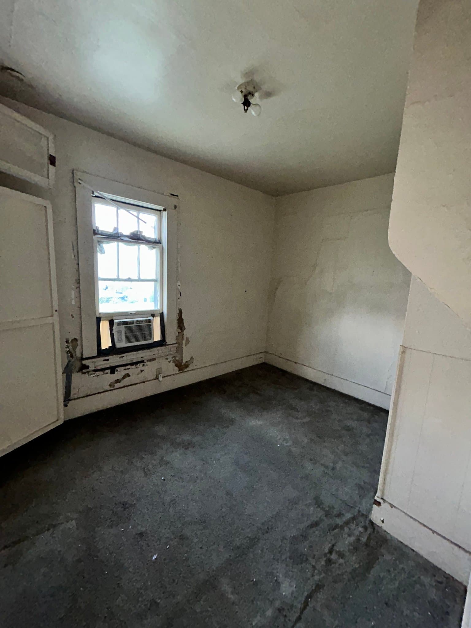 Madison House: 1532 5th St