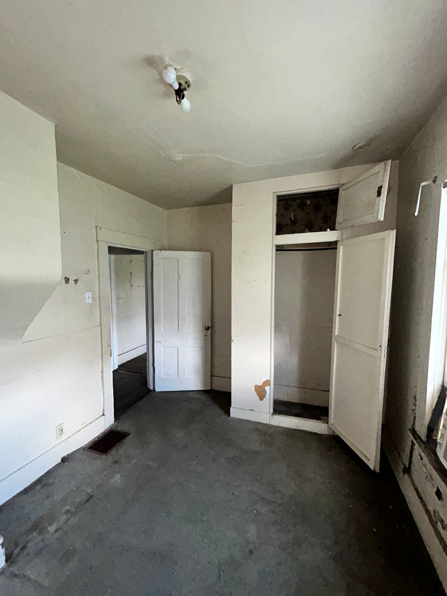 Madison House: 1532 5th St
