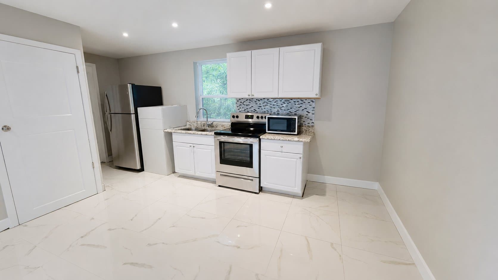 Jacksonville House: 1374 Agnes st