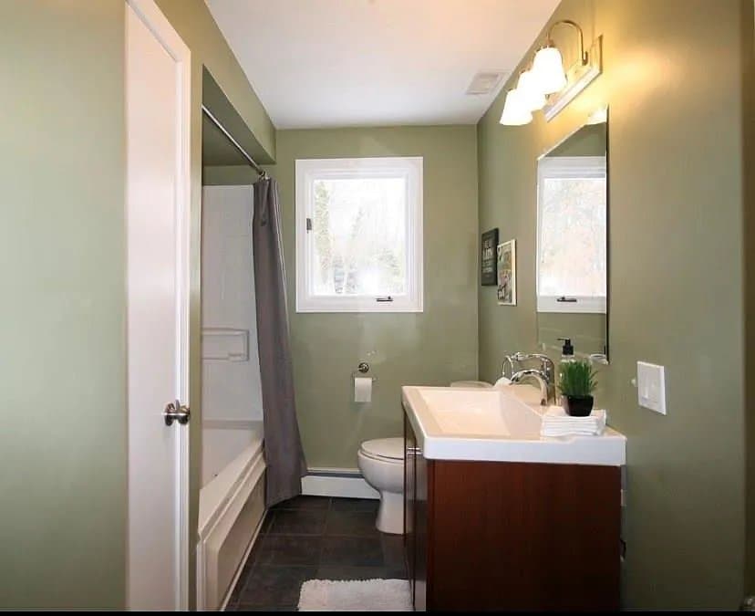 North Providence House: 15 Atlantic Ave