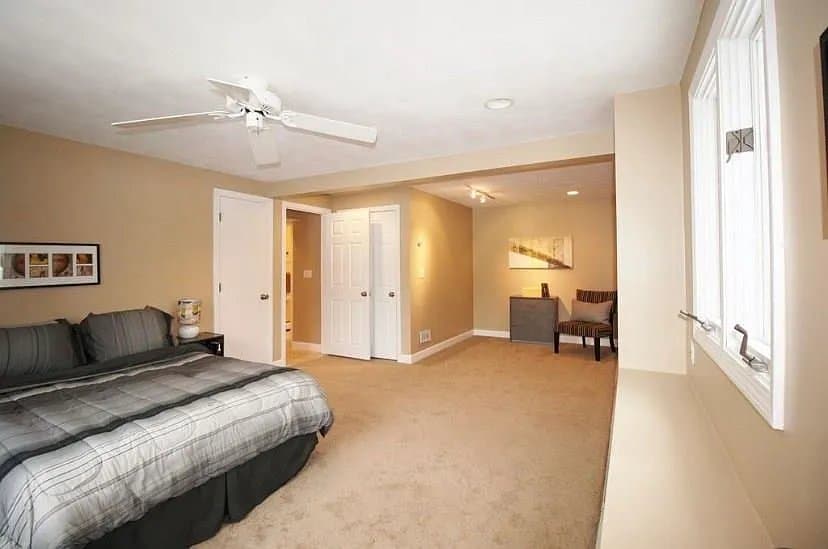 North Providence House: 15 Atlantic Ave