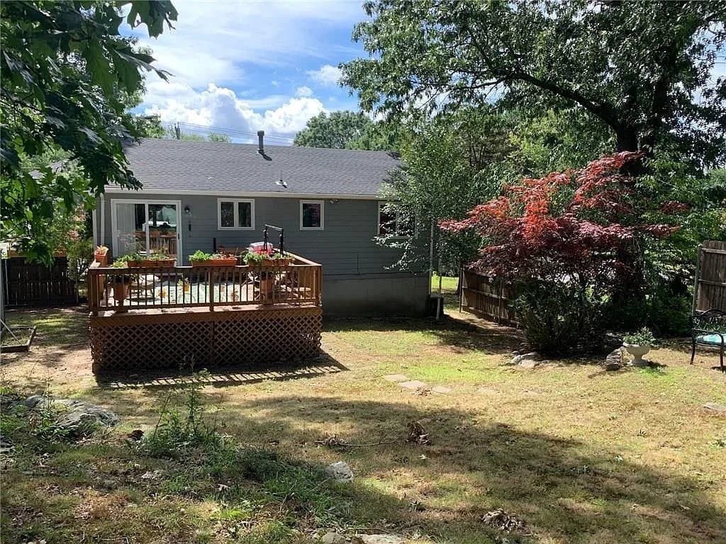 North Providence House: 15 Atlantic Ave