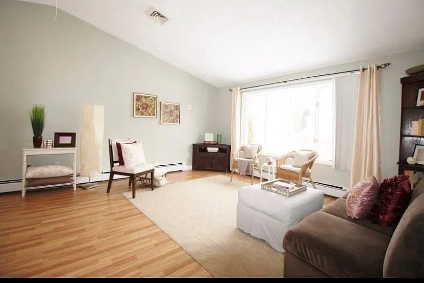 North Providence House: 15 Atlantic Ave