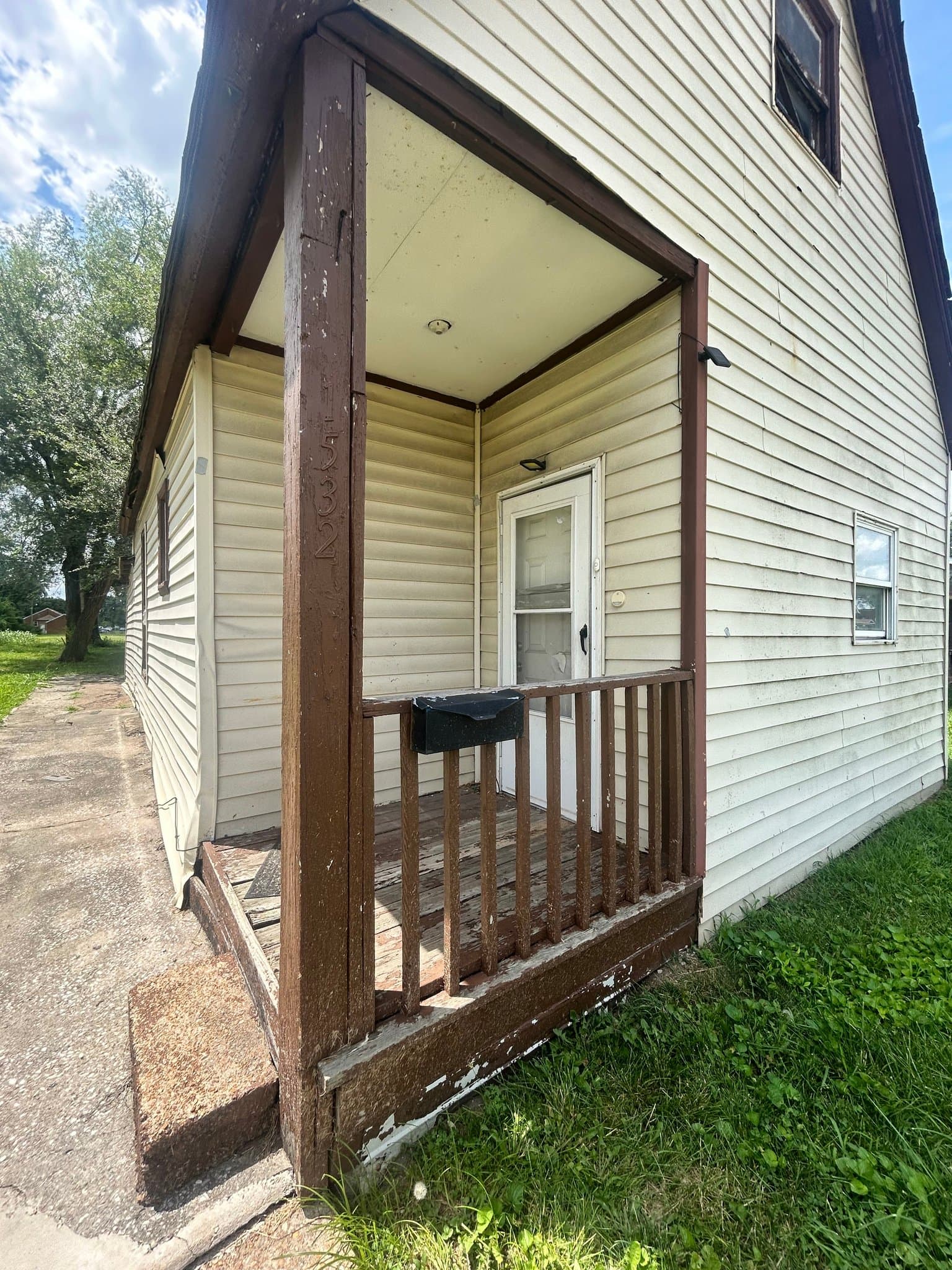 Madison House: 1541 5th St