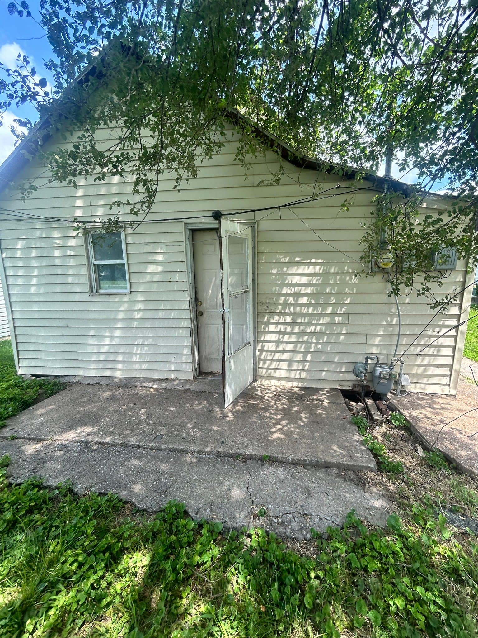 Madison House: 1541 5th St