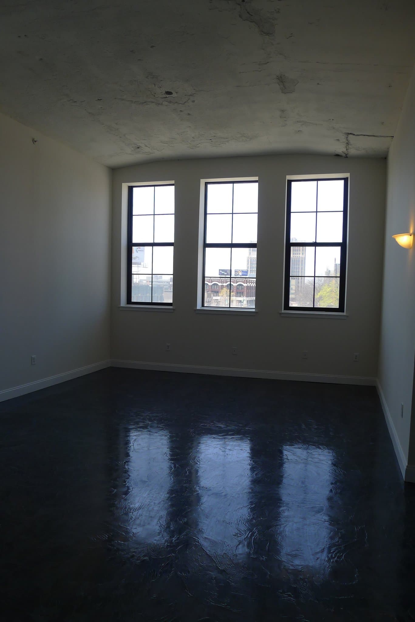 Detroit Apartment: 4600 Woodward