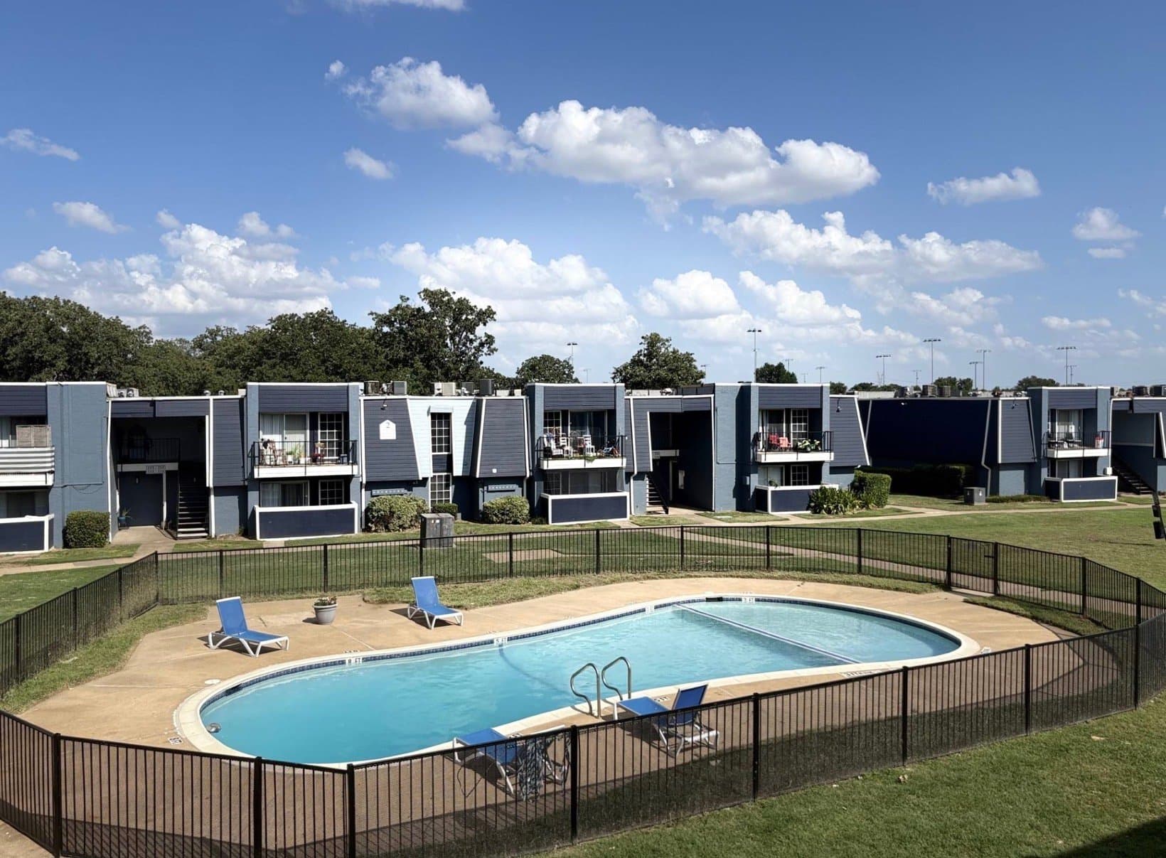 Lewisville Apartment: 1901 Lakeview Cir