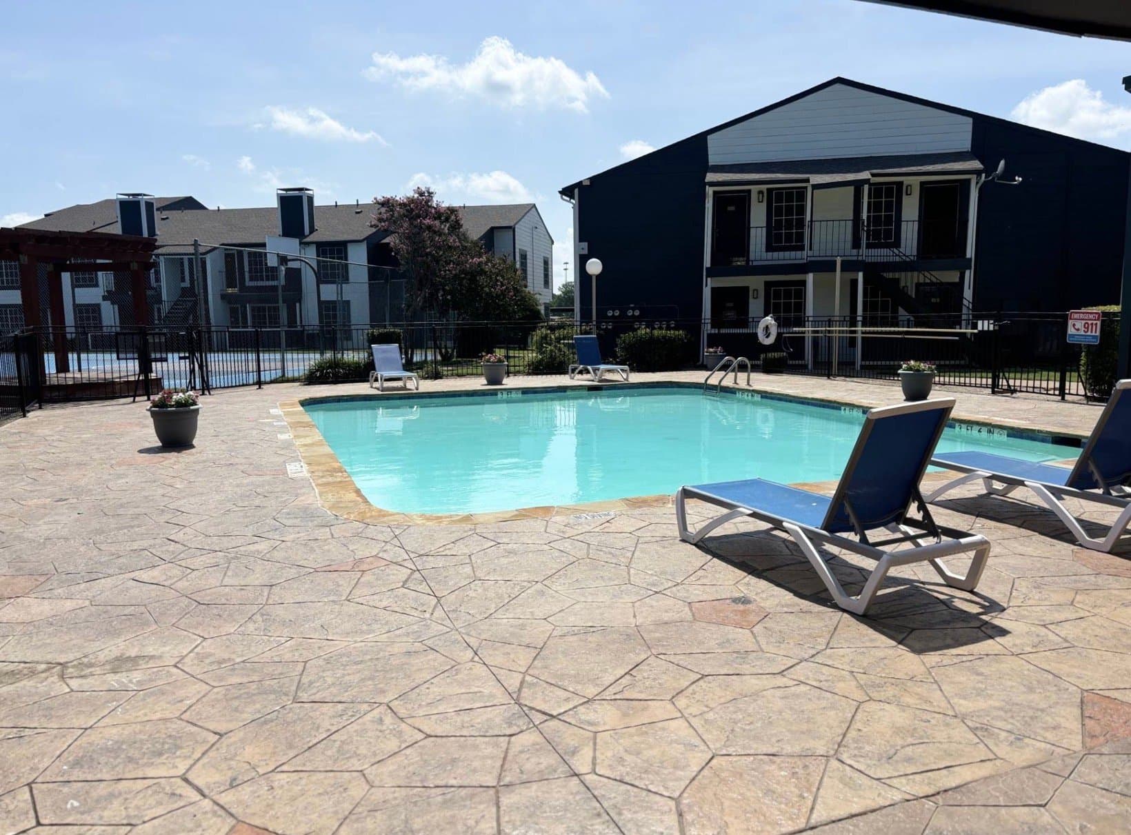 Lewisville Apartment: 1901 Lakeview Cir