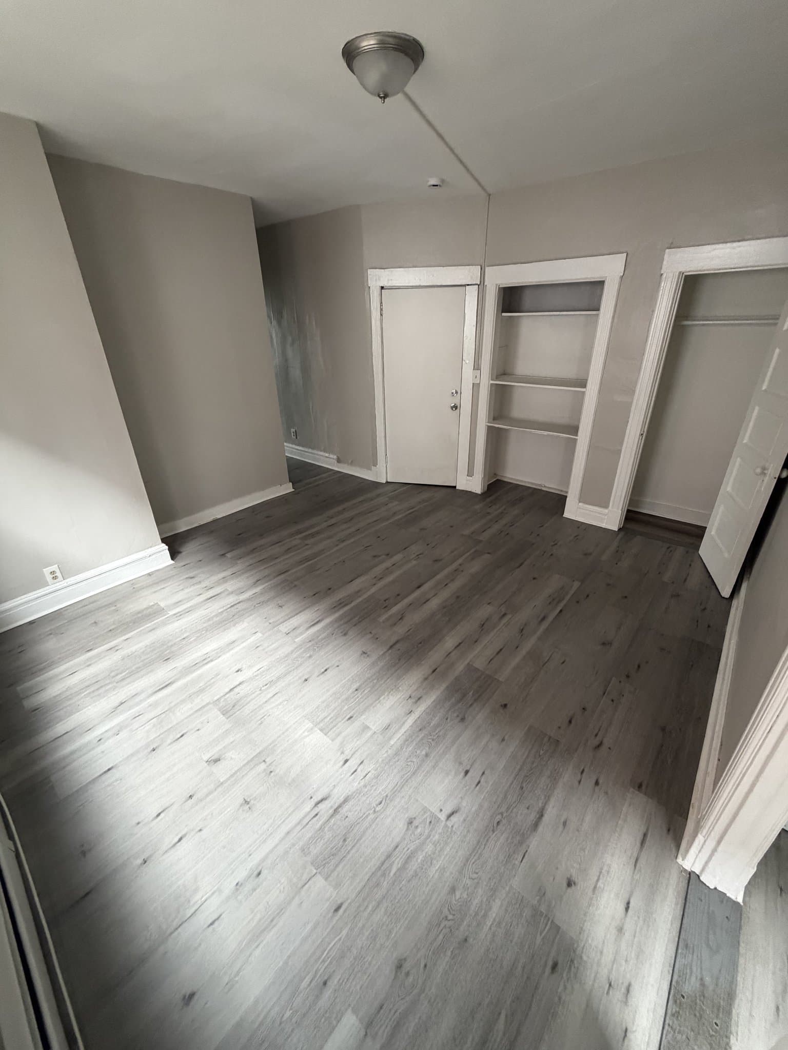 Hartford Apartment: 441 Wethersfield Ave