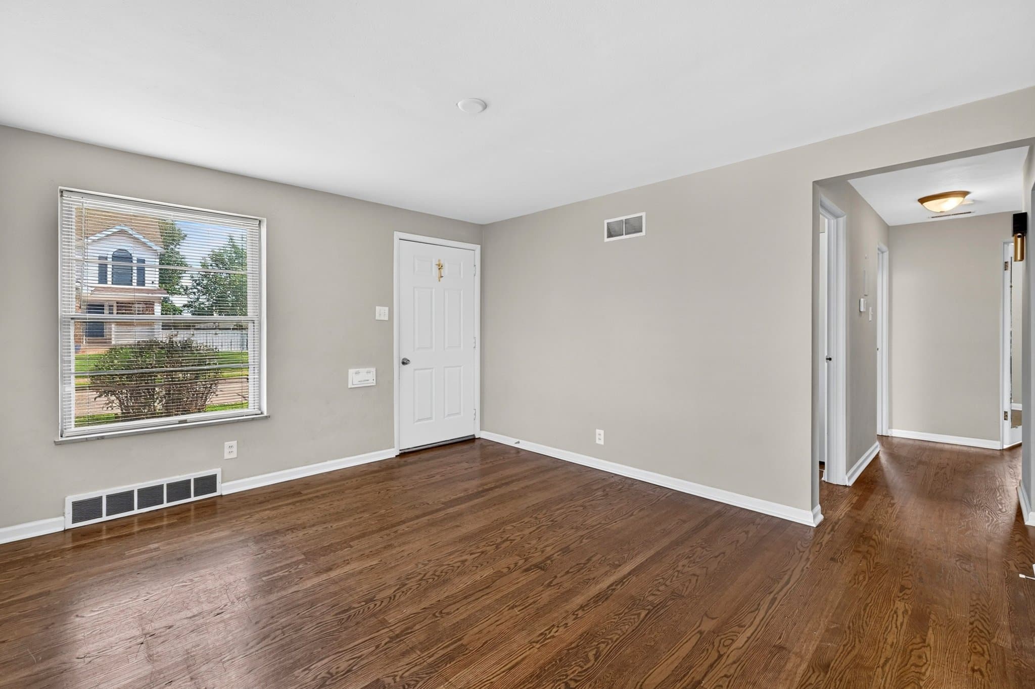Brentwood House: 8106 Fawn Ave