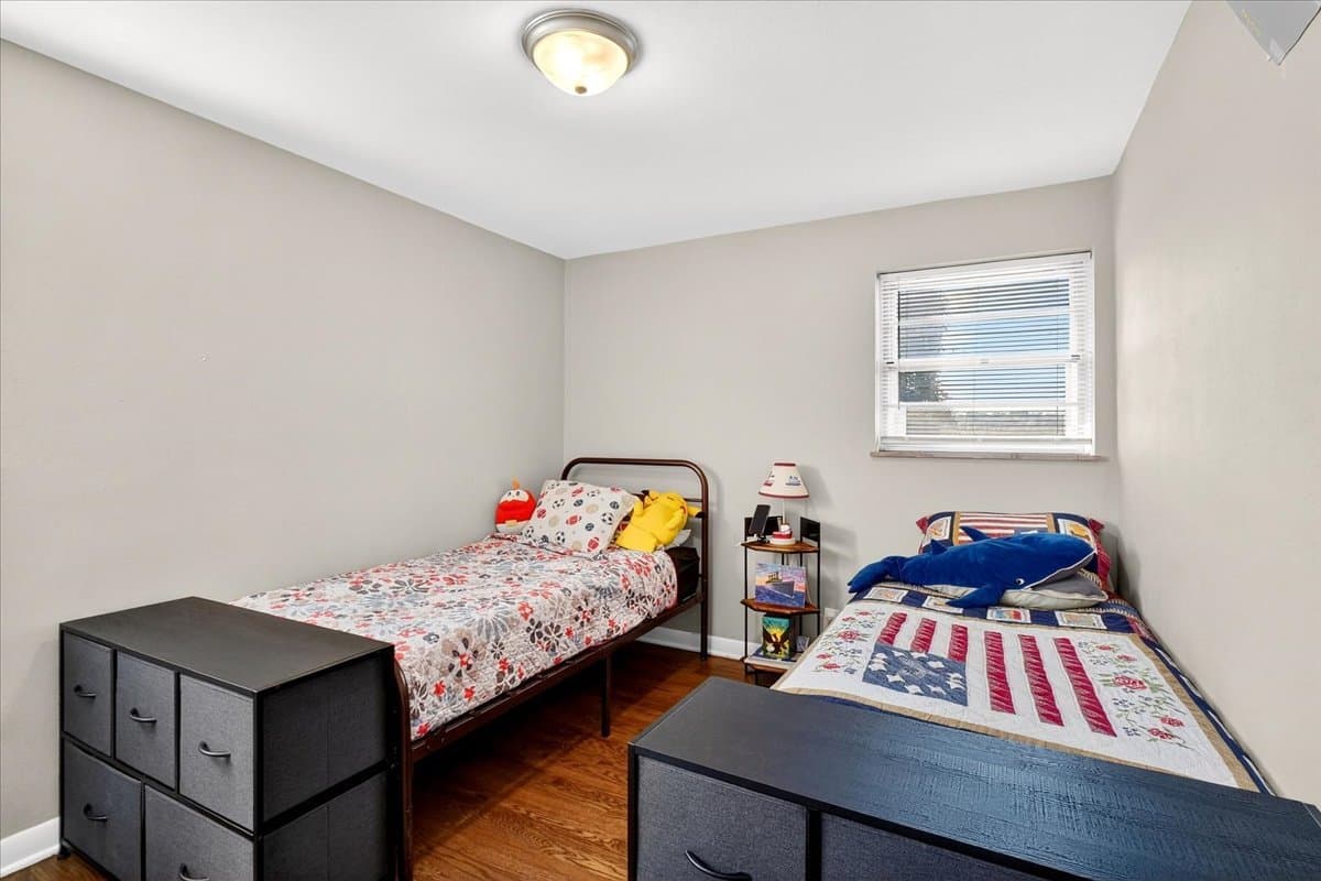 Brentwood House: 8106 Fawn Ave