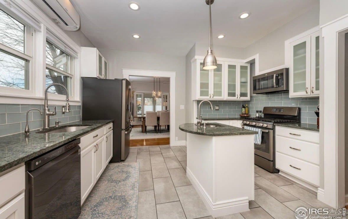 Boulder House: 1717 Iris Ave