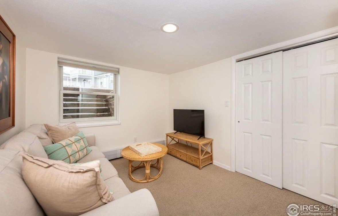 Boulder House: 1717 Iris Ave