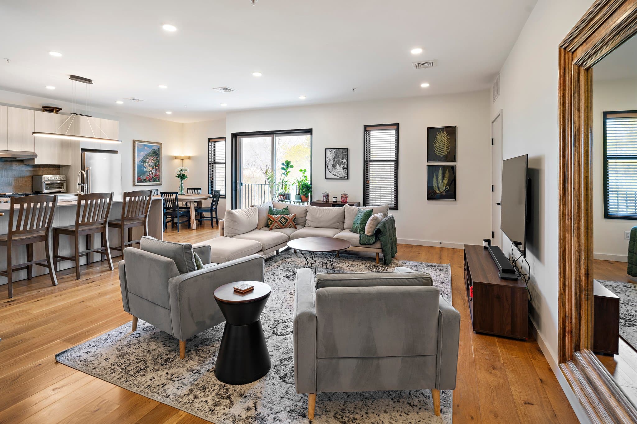 Boston Apartment: 211 Condor