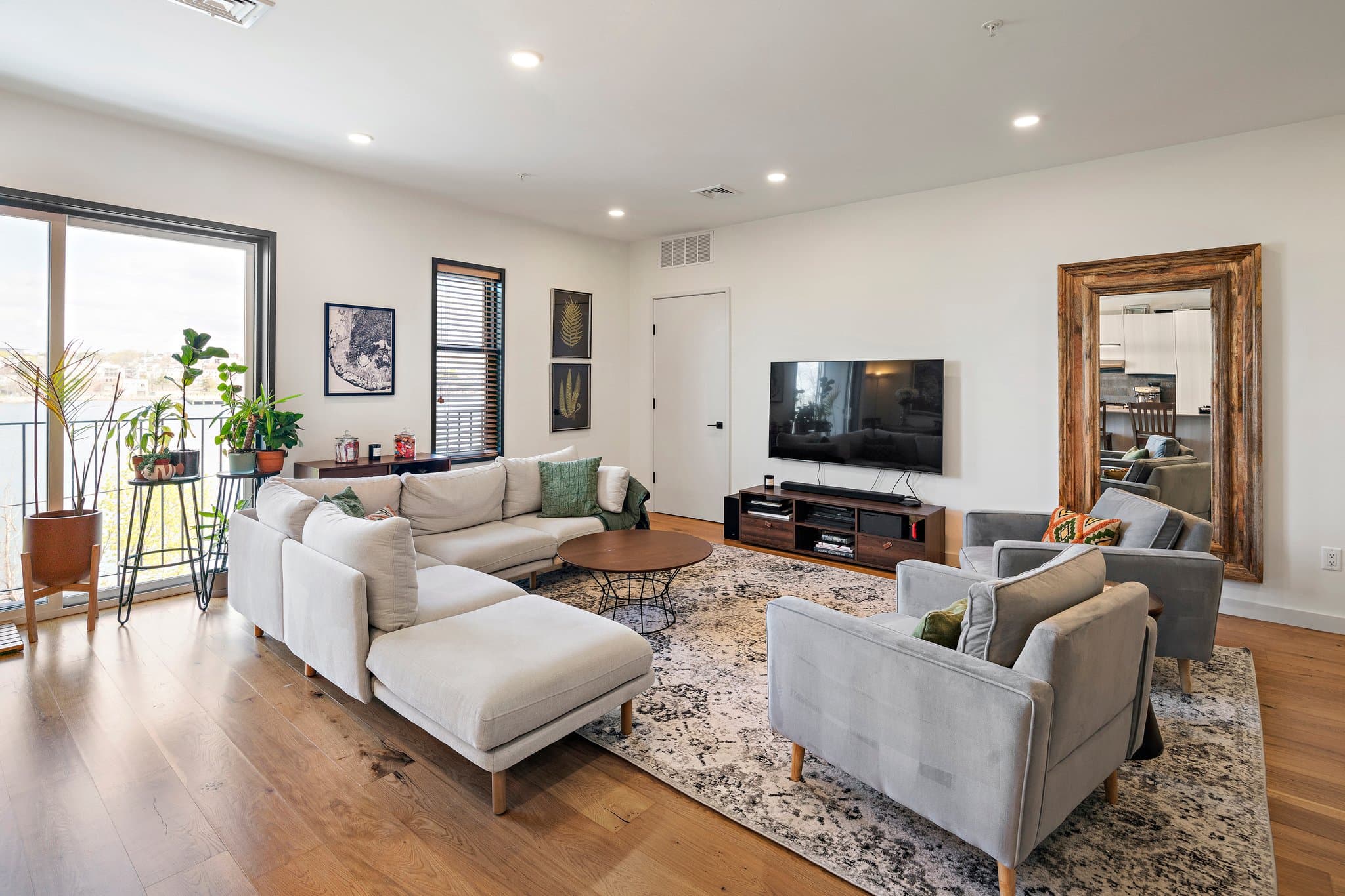 Boston Apartment: 211 Condor