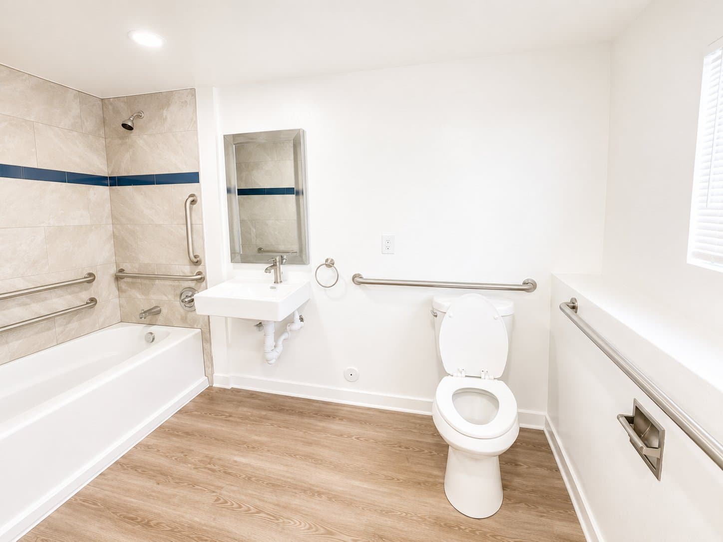Lakewood Apartment: 1391 Carr St