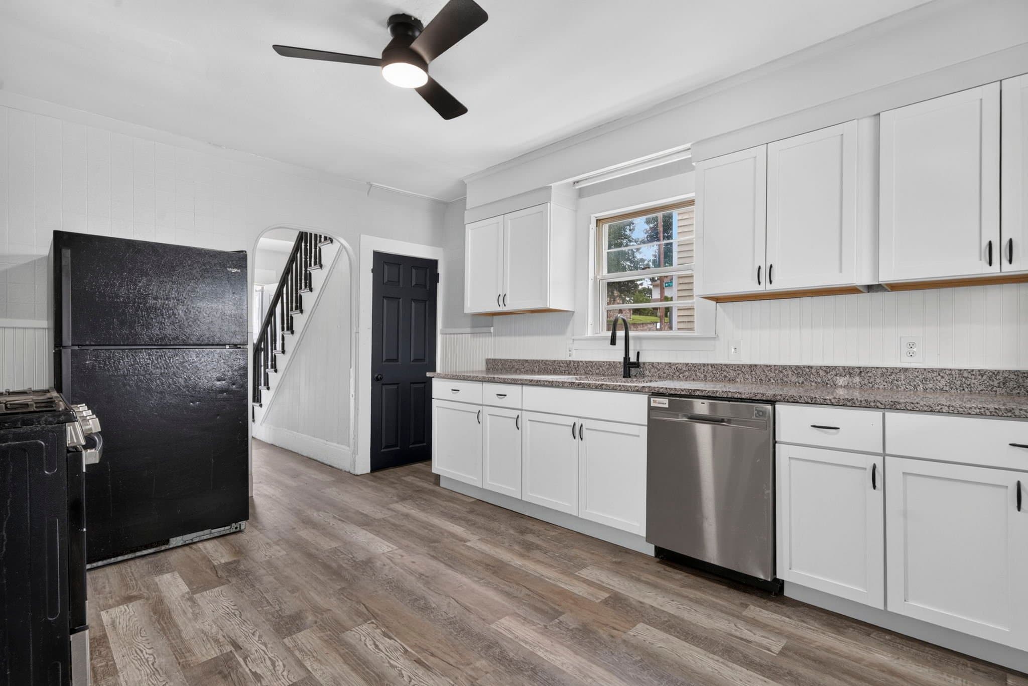 Manchester House: 571 Amherst St