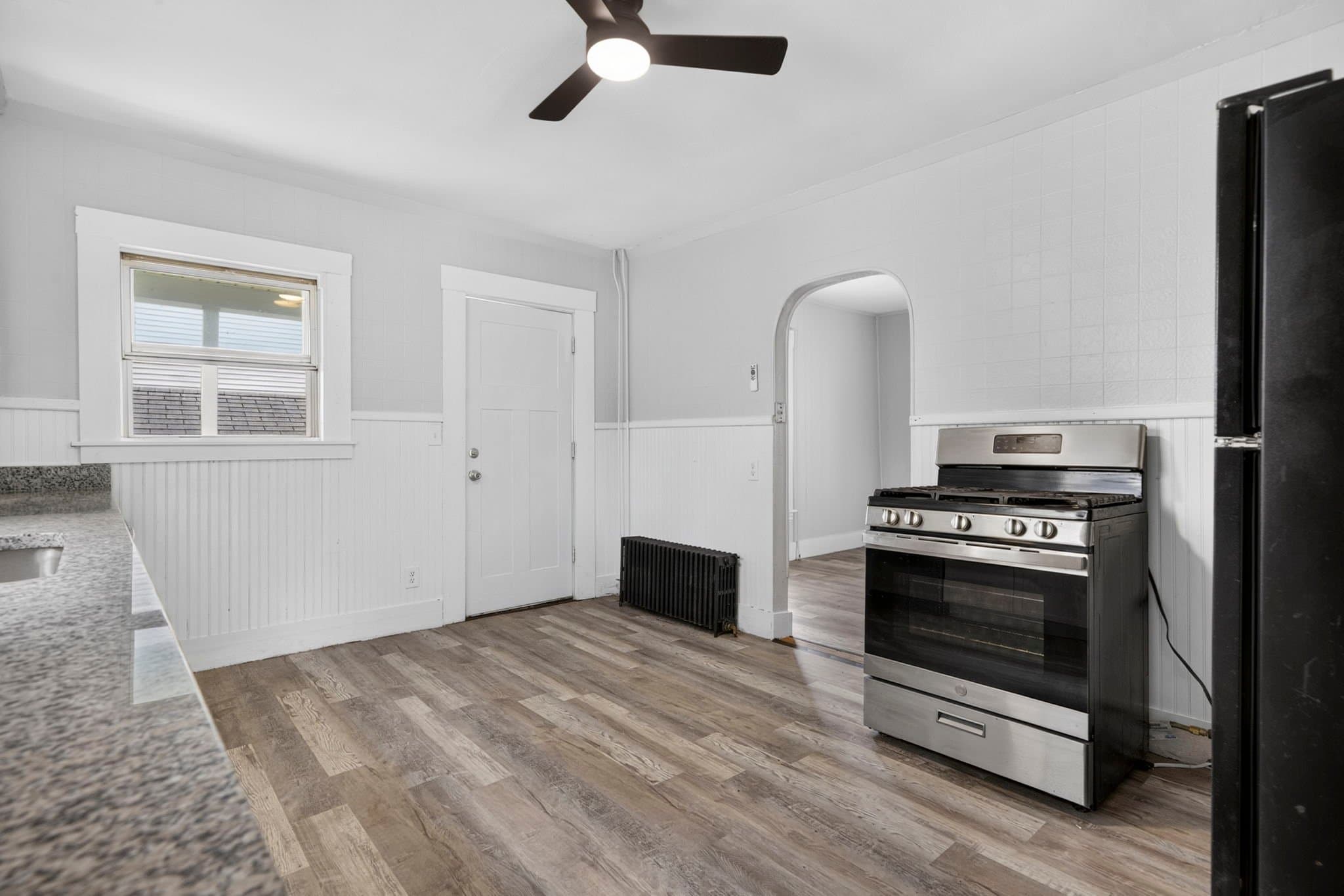 Manchester House: 571 Amherst St