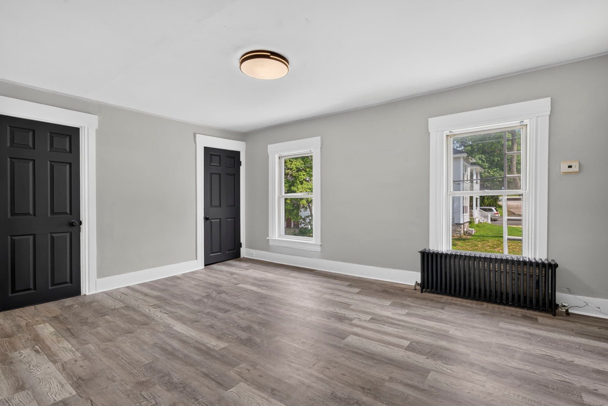 Manchester House: 571 Amherst St