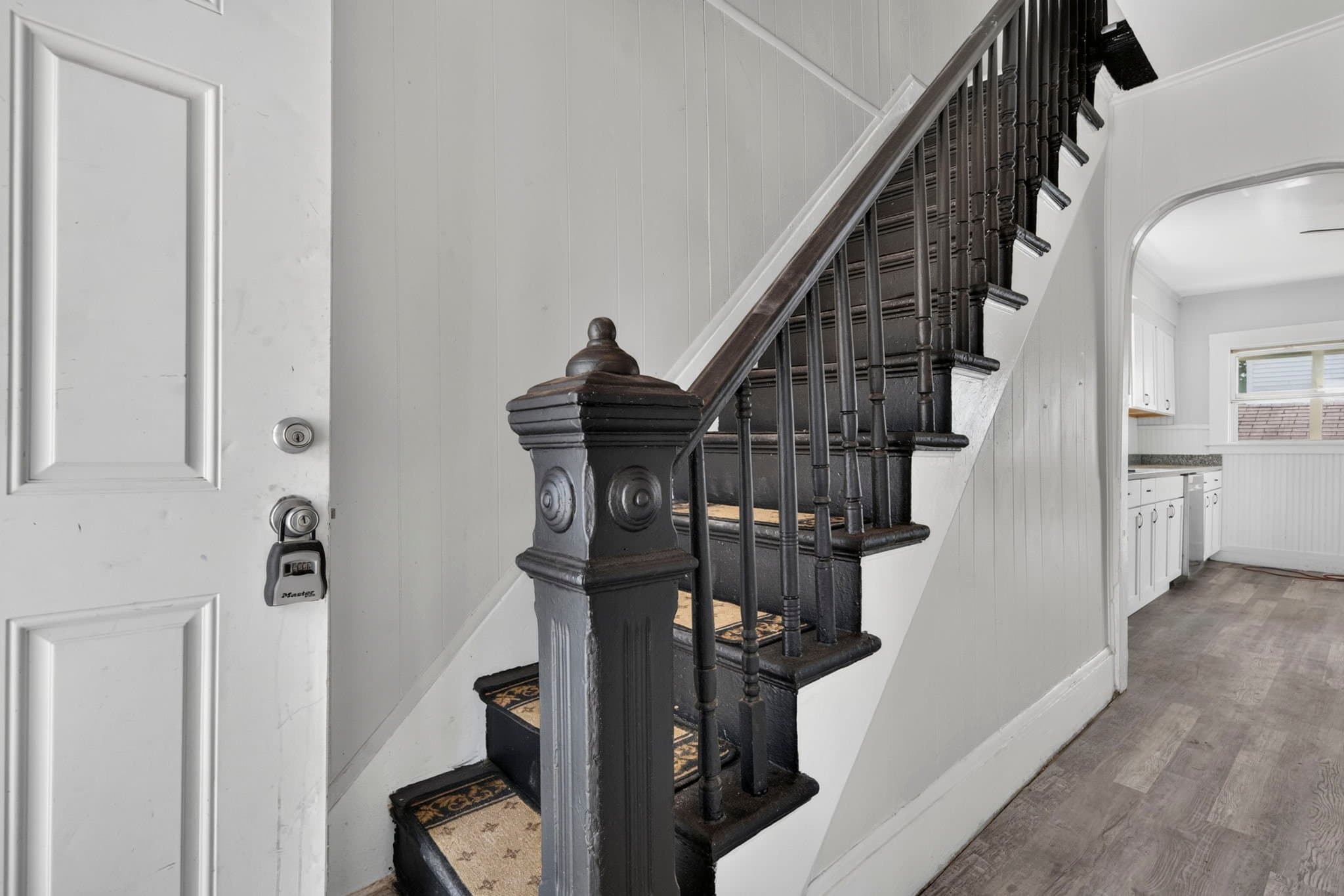 Manchester House: 571 Amherst St