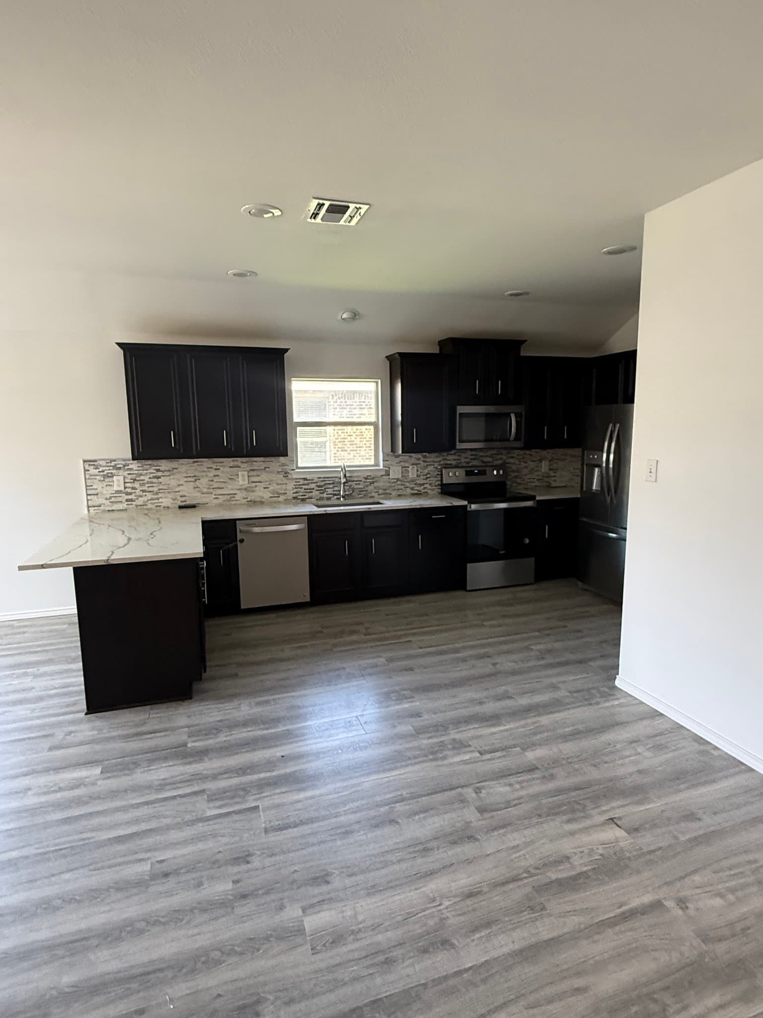 Seagoville House: 2815 Briarbrook DR