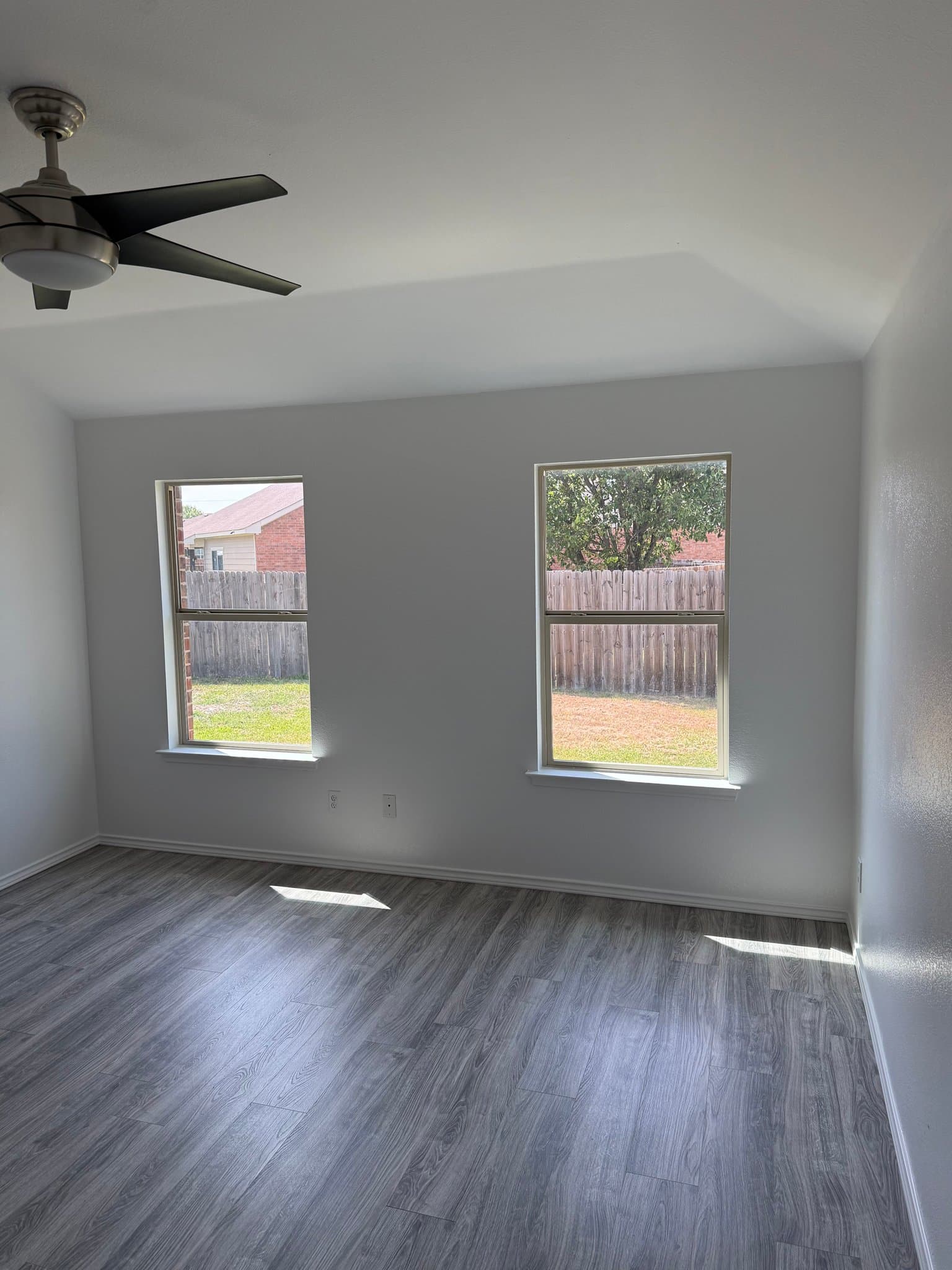 Seagoville House: 2815 Briarbrook DR