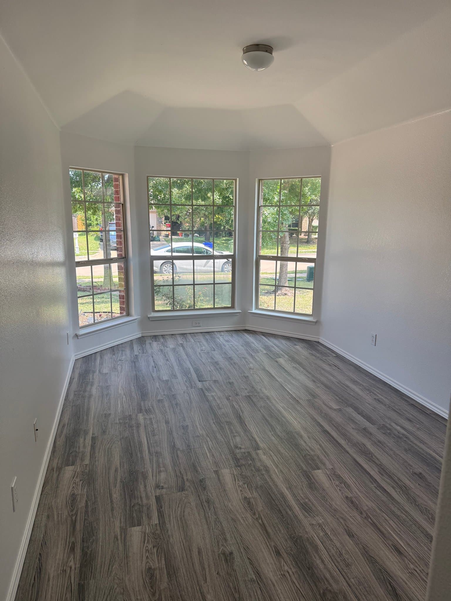 Seagoville House: 2815 Briarbrook DR