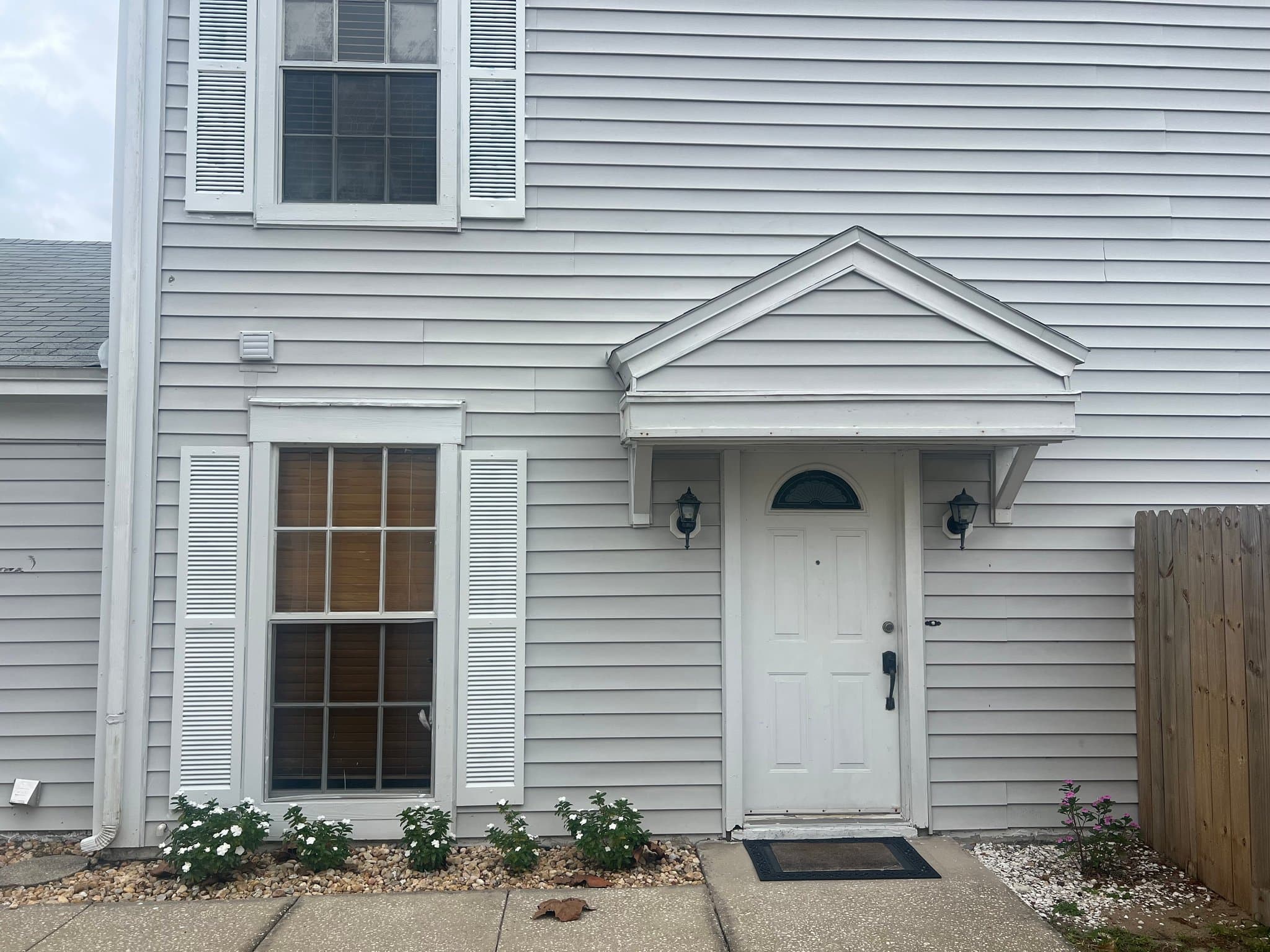 TAMPA Townhome: 12325 VILLAGER COURT