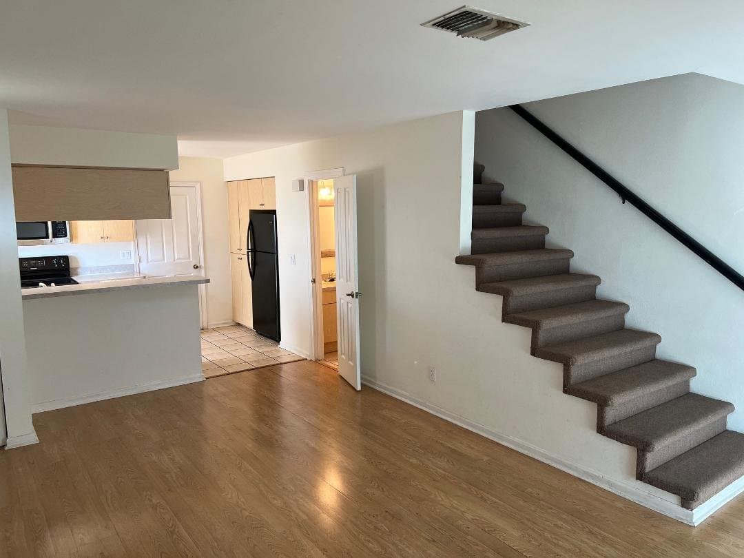 TAMPA Townhome: 12325 VILLAGER COURT