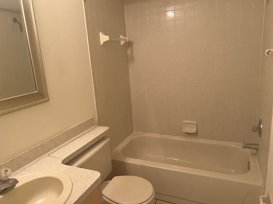 TAMPA Townhome: 12325 VILLAGER COURT