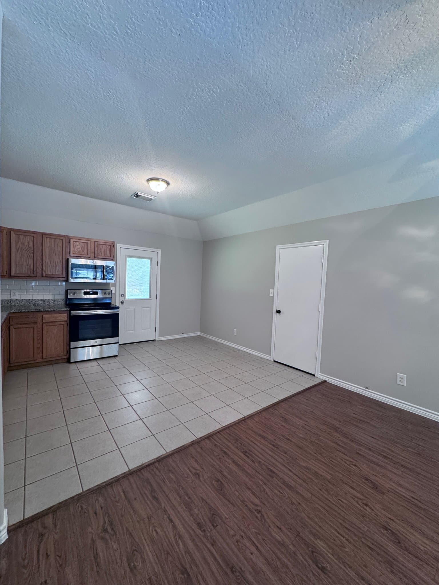 Conroe House: 12551 Royal Lake Dr