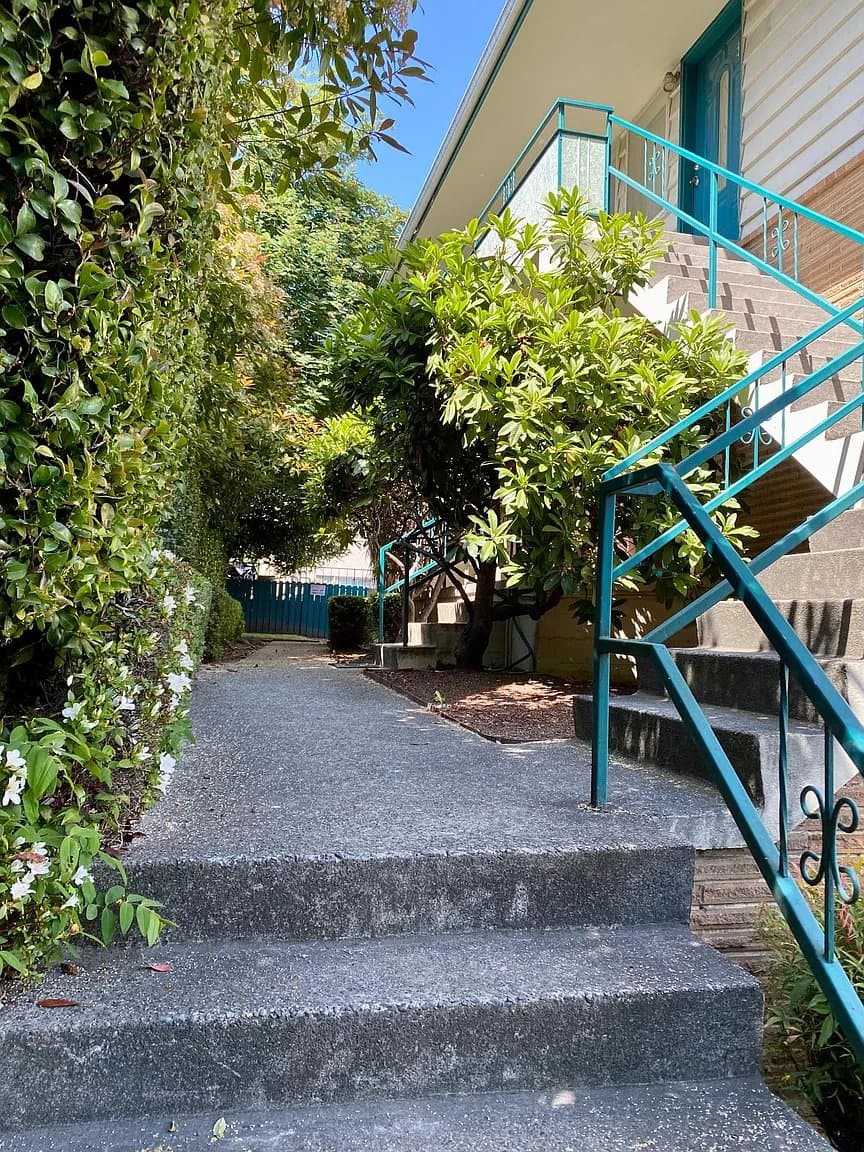 Seattle Multiplex: 1440 NW 60th Street, Unit #2