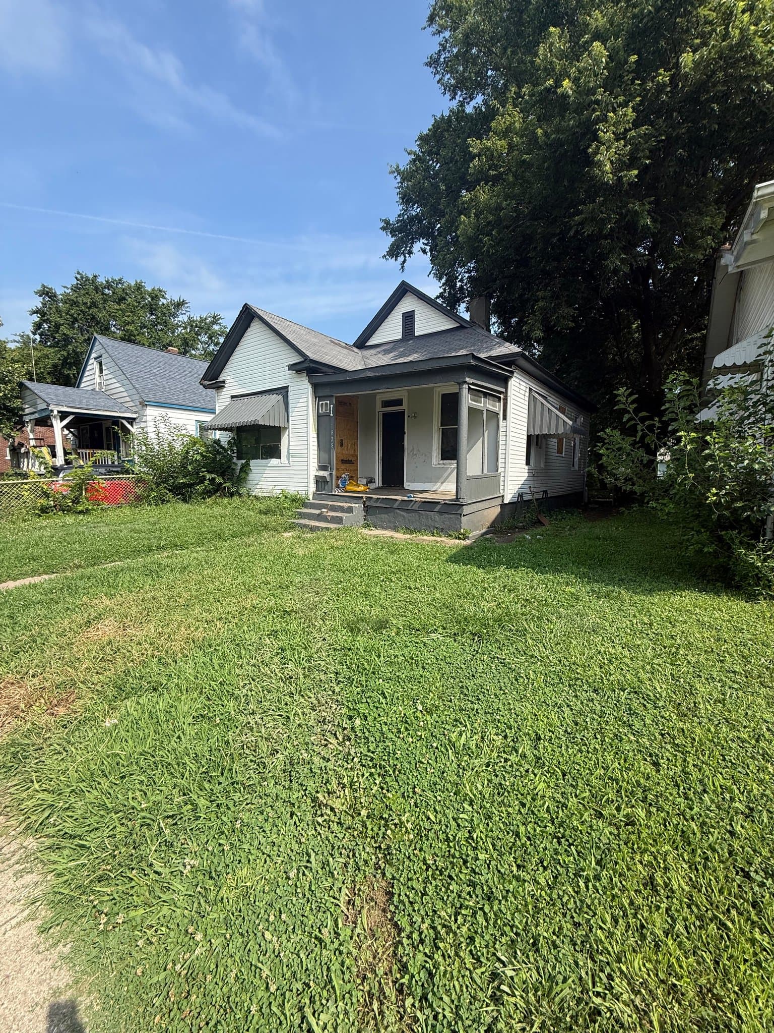 Decatur House: 1828 E Main St