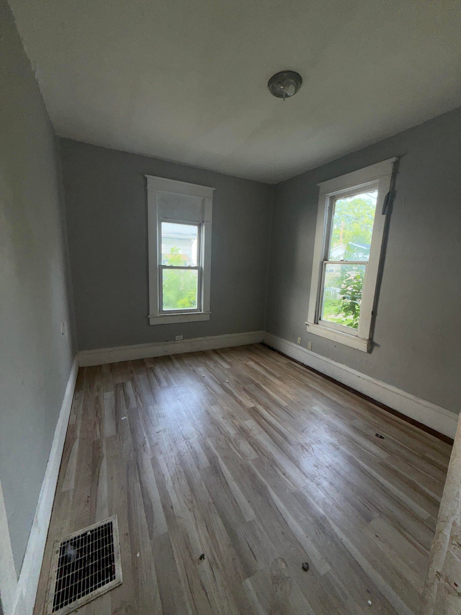 Decatur House: 1828 E Main St