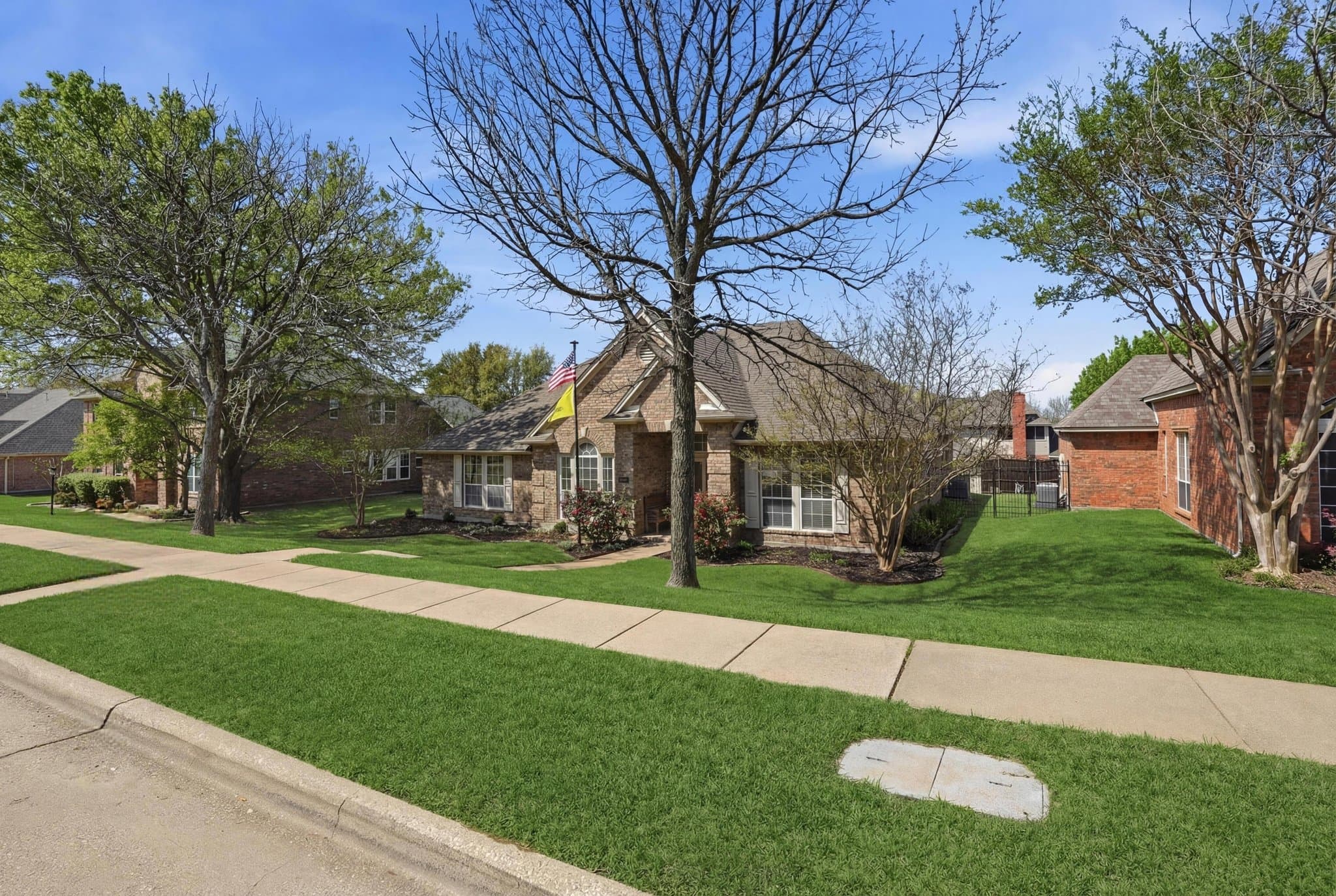 Garland House: 6613 Barclay Lane