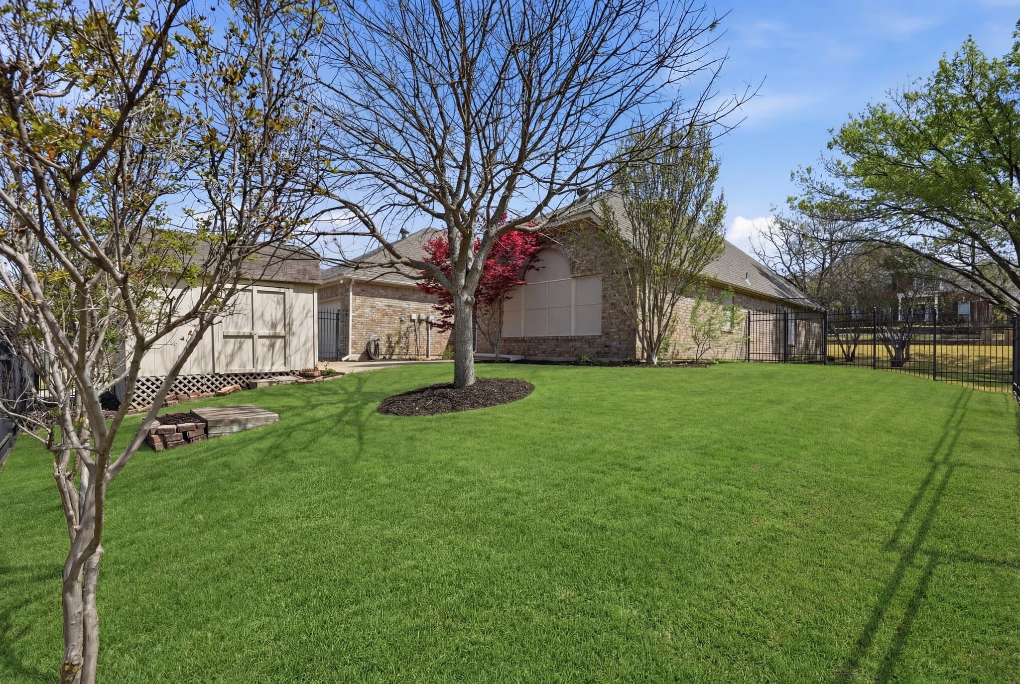 Garland House: 6613 Barclay Lane
