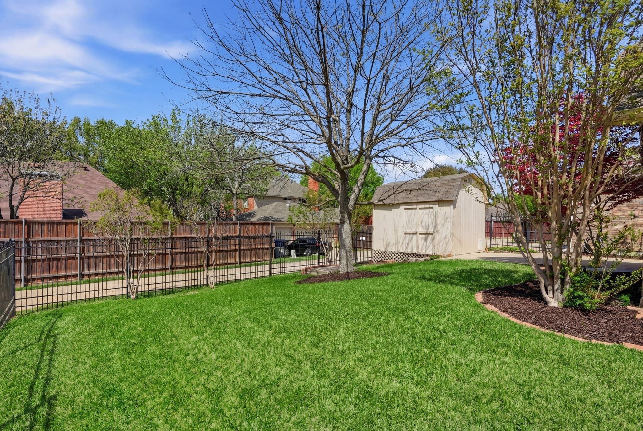 Garland House: 6613 Barclay Lane