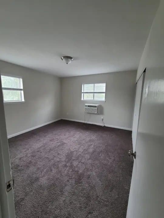 Collingswood Apartment: 136 White Horse Pike
