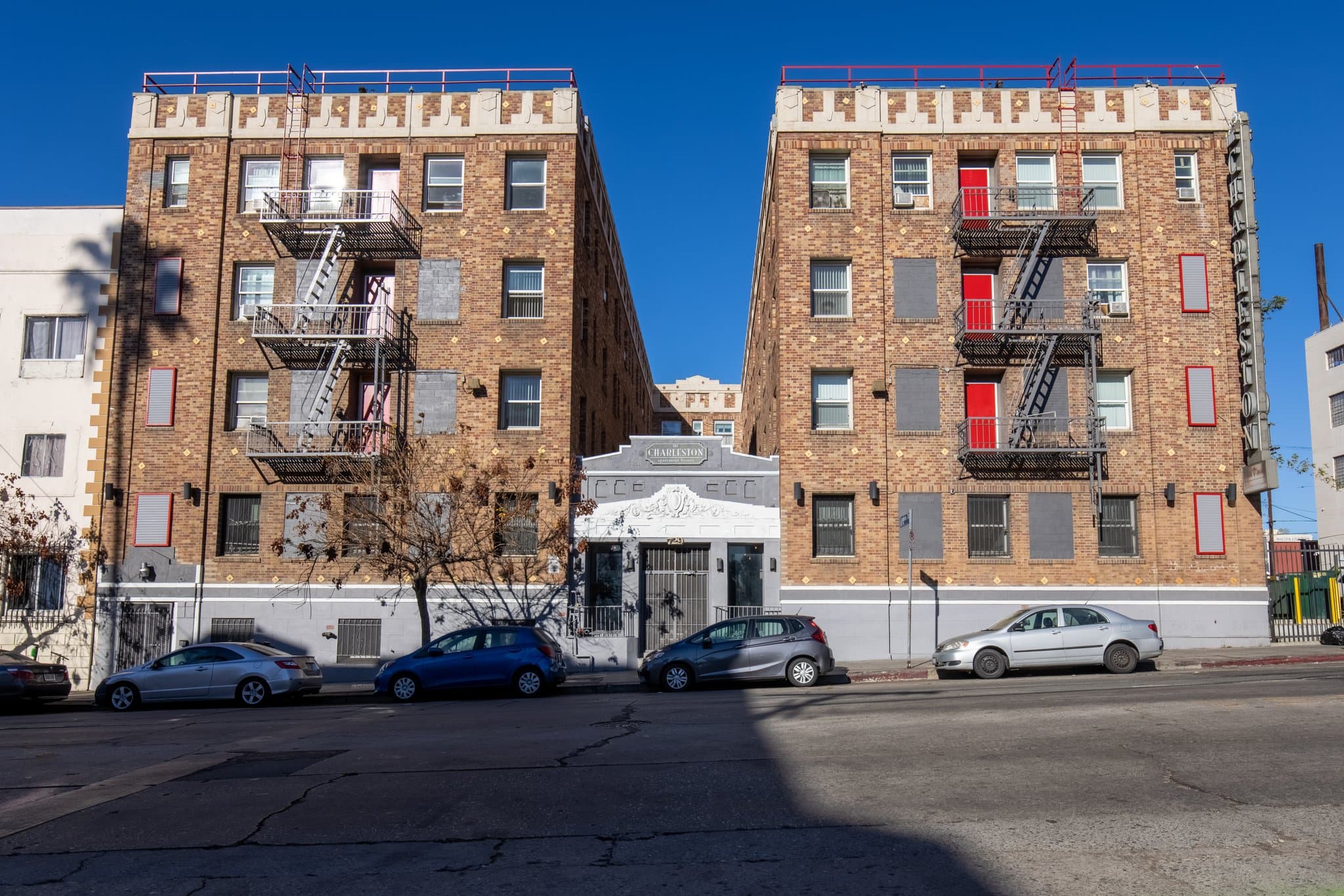 Los Angeles Apartment: 729 S Union Ave